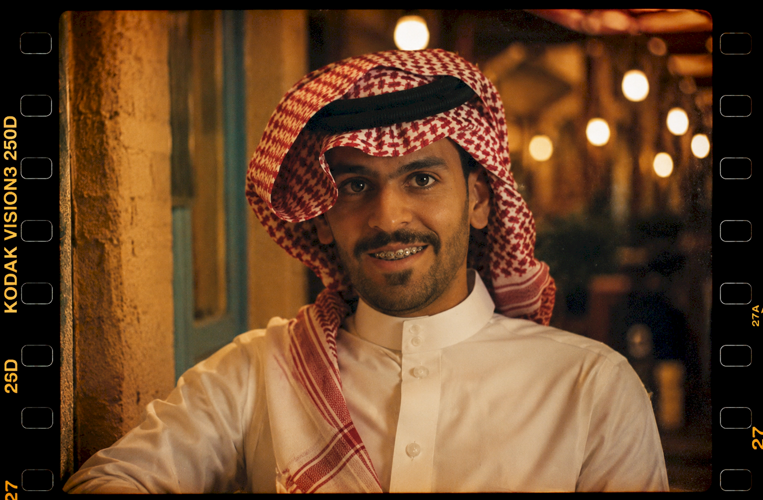 حوّل صورتك إلى لقطة سينمائية كلاسيكية بتأثير 35mm Kodak Vision3 Film بدقة 8K